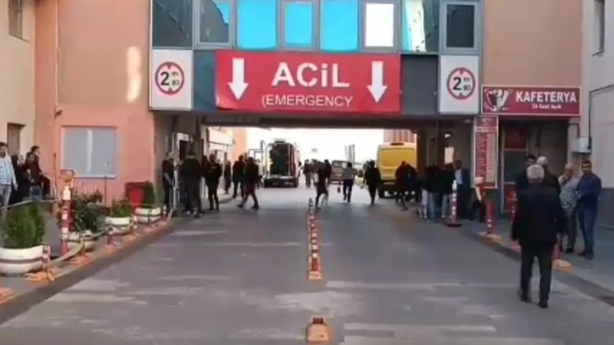 Oto galeride silahlı kavga: Tarafları ayırmak isterken canından oldu