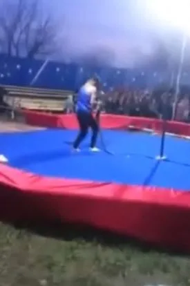 Dev piton gösteri yapan adamı seyircilerin gözü önünde boğdu! O anlar böyle görüntülendi 7