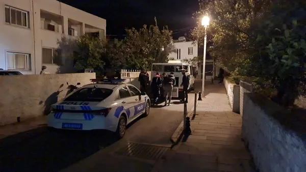 muglada-anne-cinayeti-bogazindan-bicaklayarak-oldurdu-1700849011655.jpg Annesini boğazından bıçaklayarak öldürdü! Gerekçesi şoke etti: Benim kanım yok senin kanını alacağım - 4