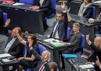 Dış basında 'soykırım oylaması' yorumları