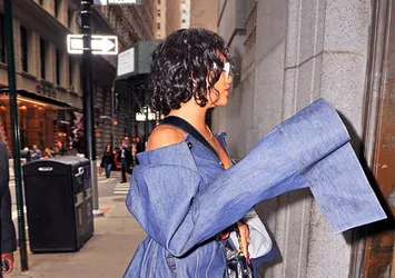 Rihanna'nın şaşırtan tarzı