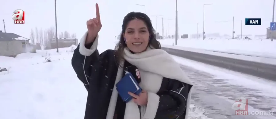 Çanakkale'de yoğun kar ve tipi! Buz pistine dönen yolda zorlu yayın... A Haber muhabiri Tayfun Er son durumu aktardı 20