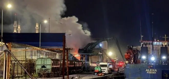 Zonguldak'ta liman sahasında yangın paniği! İş makinesi alev aldı