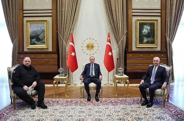baskan-erdogan-ukrayna-meclis-baskani-stefanchuku-kabul-etti-1715783767970.jpeg Başkan Erdoğan Ukrayna Meclis Başkanı Stefanchuk'u kabul etti - 1