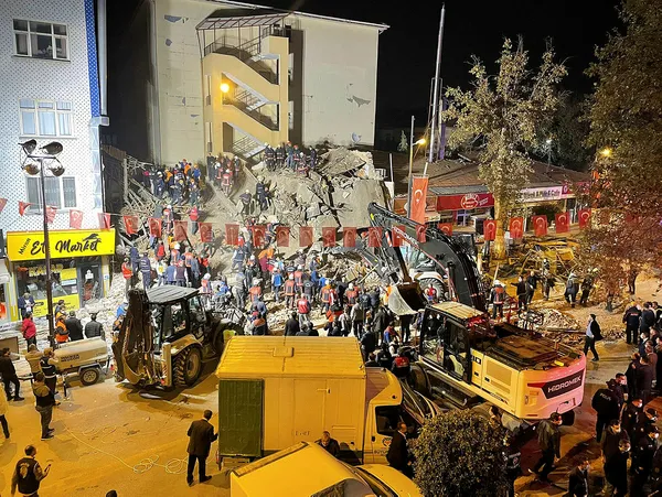 malatyadaki-bina-neden-yikildi-bina-altinda-firin-olmasi-ne-gibi-tehlikeler-yaratiyor-afet-yonetimi-uzmani-ogun-simsek-a-haberde-yorumladi-1636475665232.jpg Malatya'daki bina neden yıkıldı? Bina altında fırın olması ne gibi tehlikeler yaratıyor? Afet Yönetimi Uzmanı Ogün Şimşek A Haber'de yorumladı - 5