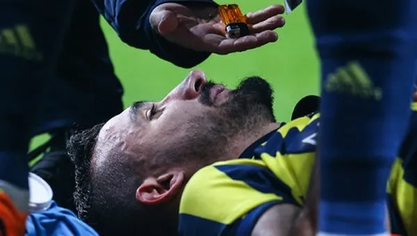 Beşiktaş-Fenerbahçe derbisine meşaleler davulla sokulmuş - 2