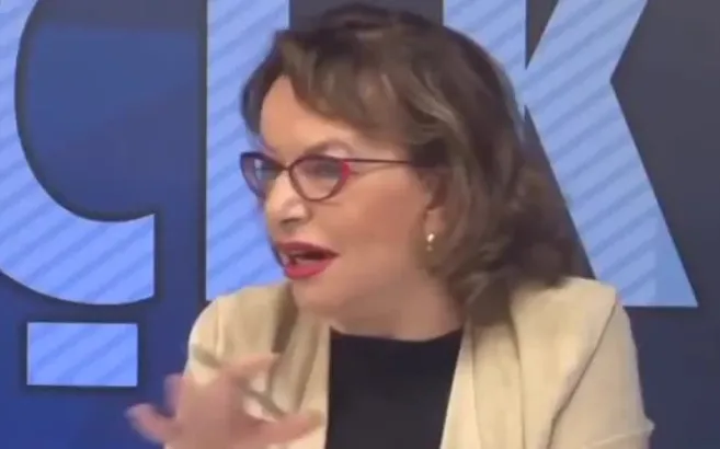 Mine Kırıkkanat: Atatürk ilahımdır