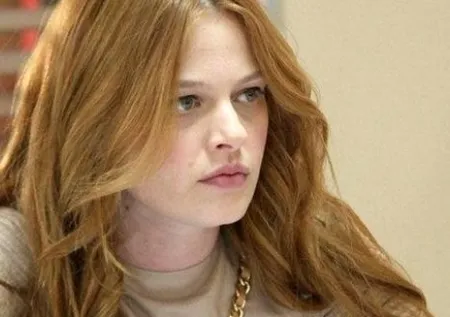 Naz Elmas alay konusu oldu! Photoshop'u abartınca...