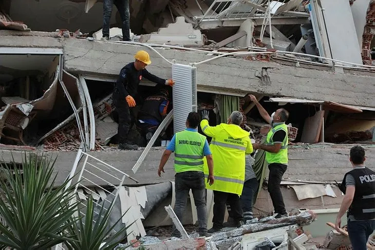 MEB son dakika: İzmir’de okullar tatil mi? Depremden dolayı okullar 1 hafta tatil mi oldu?