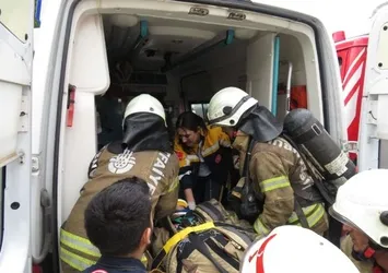 İstanbul'da korkunç olay: İtfaiye eri yangına müdahale ederken çatıdan düştü!