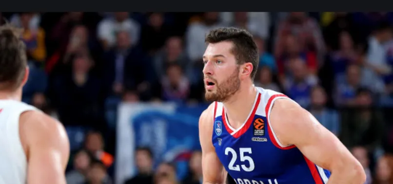 Anadolu Efes'in yıldızı Alec Peters takımını sırtlıyor