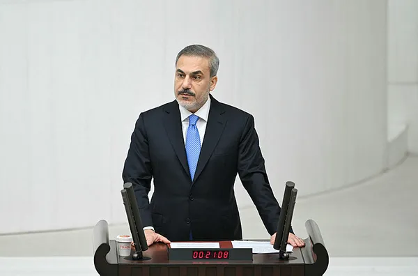 disisleri-bakani-hakan-fidandan-gazze-diplomasisi-bae-disisleri-bakani-al-nahyan-ile-telefonda-gorustu-1703367717727.jpg Dışişleri Bakanı Hakan Fidan'dan Gazze diplomasisi: BAE Dışişleri Bakanı Al Nahyan ile telefonda görüştü - 2