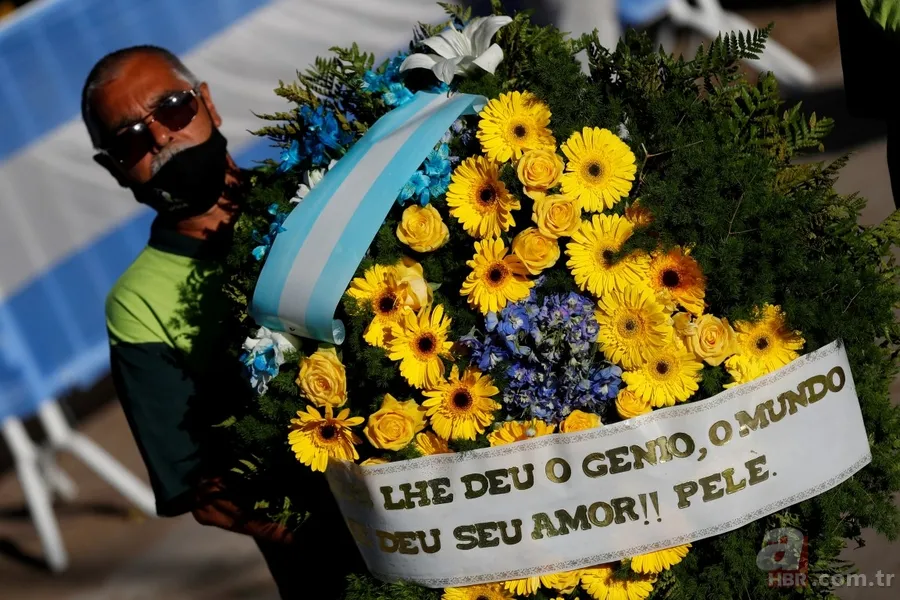 Diego Armando Maradona'nın hayranlarıyla polis arasında arbede | Arjantin'de milyonlar Maradona'ya veda etti... 24