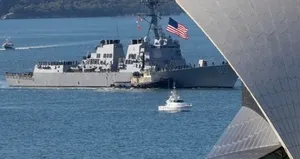 Bir hamle de İngiltere’den! Savaş gemileri bölgede