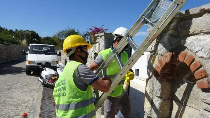 Yılmaz Özdil’in kaçak villasında yıkım başladı! İşte ilk kareler...