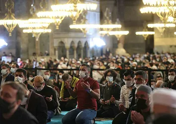 Yunan basınında Ayasofya'daki bayram namazı hazımsızlığı!