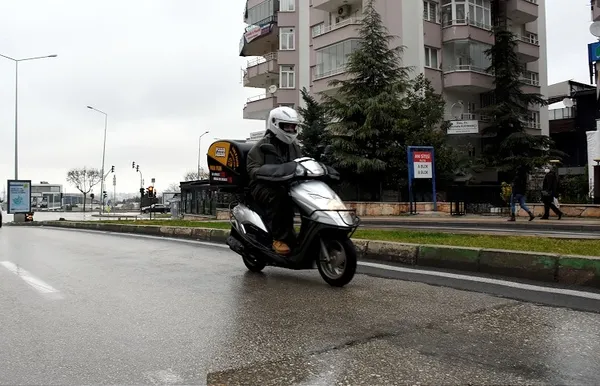 moto-kuryeler-calisiyor-mu-yemeksepeti-getir-siparis-aliyor-mu-1638278485416.jpg Moto kuryeler çalışıyor mu? Yemeksepeti, Getir sipariş alıyor mu? - 1