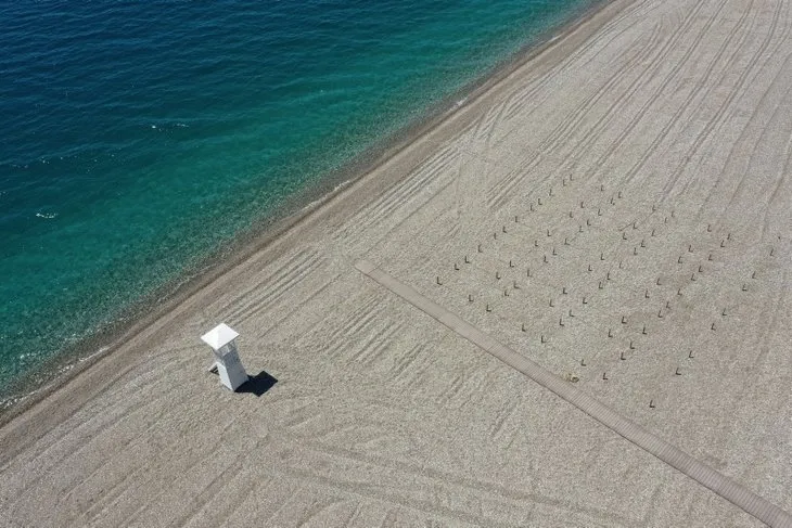 Antalya’da plajlar hazırlanıyor! İşte sosyal mesafeli yeni düzen