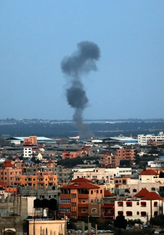 İsrail Gazze’de sivilleri bombalıyor