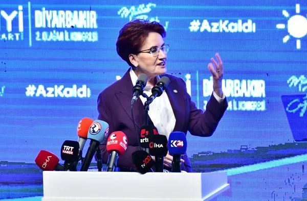 meral-aksenerden-diyarbakir-gazini-alan-iyi-partililerin-dili-cozuldu-hdp-kapanirsa-bize-oy-verecekler-1674850543832.jpg Meral Akşener'den 'Diyarbakır' gazını alan İYİ Partililerin dili çözüldü: "HDP kapanırsa bize oy verecekler" - 2