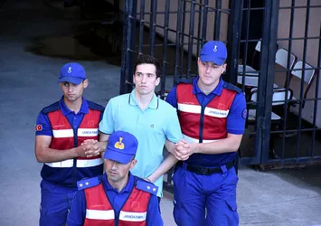 Sınırı geçen Yunan askerler için karar