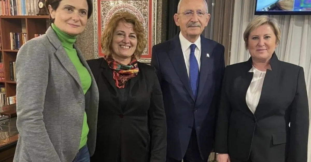 Kılıçdaroğlu seccadeye ayakkabı ile bastı
