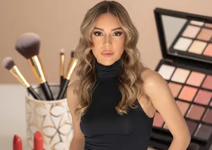 Gösterişsiz ama etkili: Sinem Kobal’ın vazgeçemediği 2 güzellik malzemesi