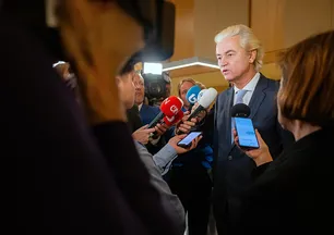 İslam ve Türk düşmanı Wilders’a Hollanda’dan kapı dışarı! Eski başbakan devrildi