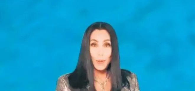 Dünyaca ünlü şarkıcı Cher’in şıklığına Türk dokuşunu!