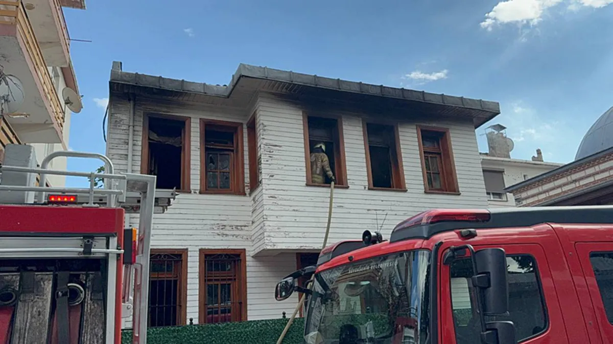 Üsküdar’da Kur’an kursunda korku dolu anlar! Alevler ekiplerin canhıraş müdahalesi ile söndürüldü