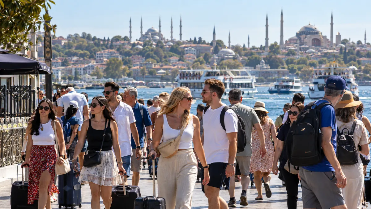 İstanbul, 8 aylık dönemde 12 milyon 473 bin ziyaretçiyle öne çıktı. (A Haber)