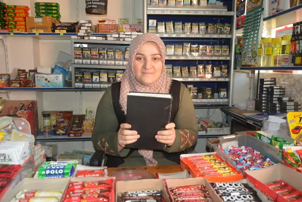 1649571129398.jpg Ordu'da herkes onu konuşuyor! Bakkalları tek tek gezerek borçları ödedi - 3
