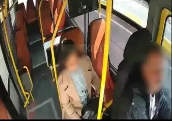 Sapık minibüs şoförü genç kıza kabusu yaşattı! Duraklarda durmadan devam etti