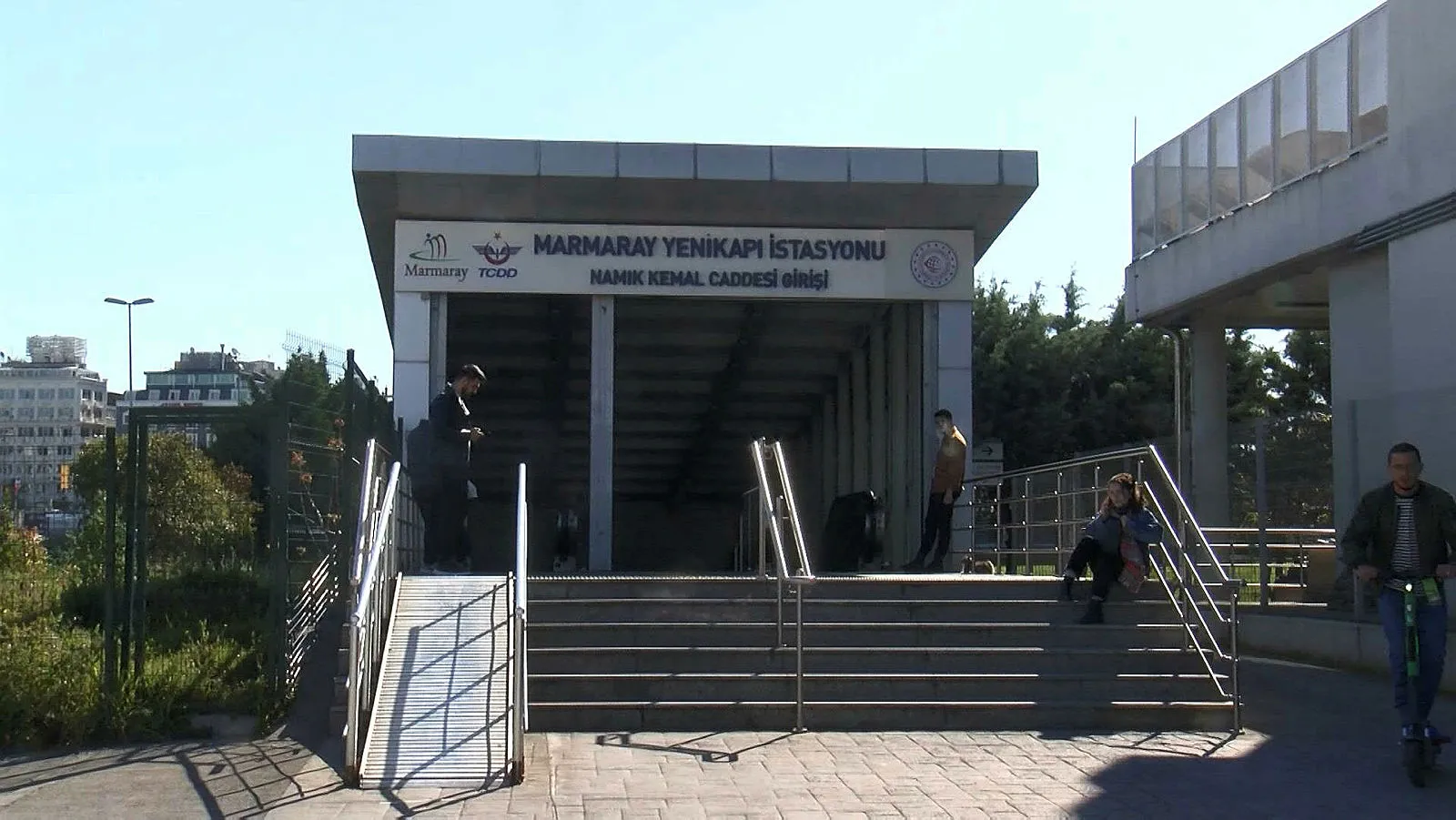 Son dakika: Marmaray'da intihar! Seferlerde aksama yaşanıyor