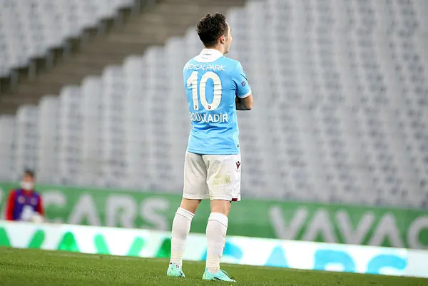 trabzonsporun-yildizi-abdulkadir-omurden-ayrilik-sinyali-kariyerimi-avrupada-surdurmek-istiyor-1645627629858.jpg Trabzonspor'un yıldızı Abdülkadir Ömür'den ayrılık açıklaması: Kariyerimi Avrupa'da sürdürmek istiyorum - 3