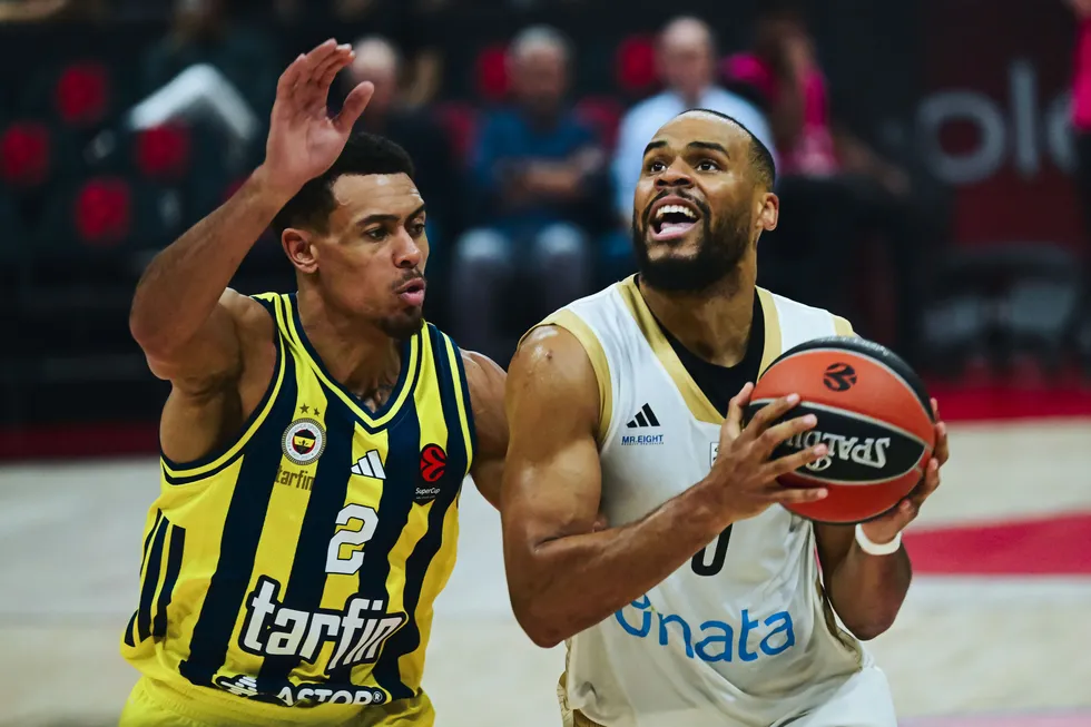 1789835041052.jpg Fenerbahçe Tarfin'den Abu Dabi'de galibiyet: Dubai Basketbol'u 85-77 mağlup eden sarı-lacivertliler Süper Kupa üçüncüsü - 1