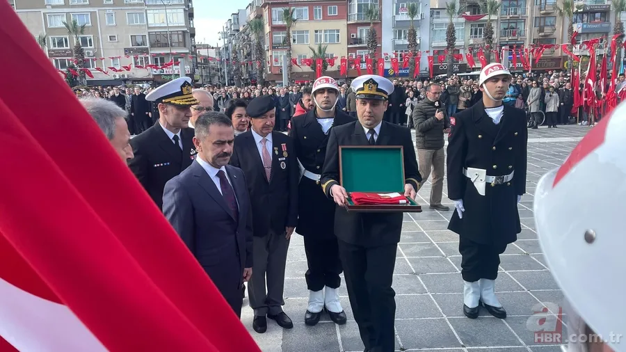 Çanakkale Zaferi'nin 108. yıl dönümü! "Çanakkale geçilmez" yazılı altın madalya Türk bayrağına takıldı 9