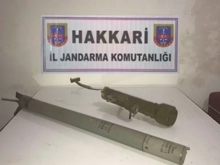 TSK: Hakkari’de SA-18 füze mühimmatı, dürbünü ve tetikleyicisi ele geçirildi - 1