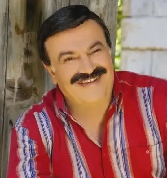 1714994277563.jpg Kahtalı Mıçe sevenlerini üzdü! Gırtlak kanserine yakalandı! "Dualarınızı esirgemeyin" - 4