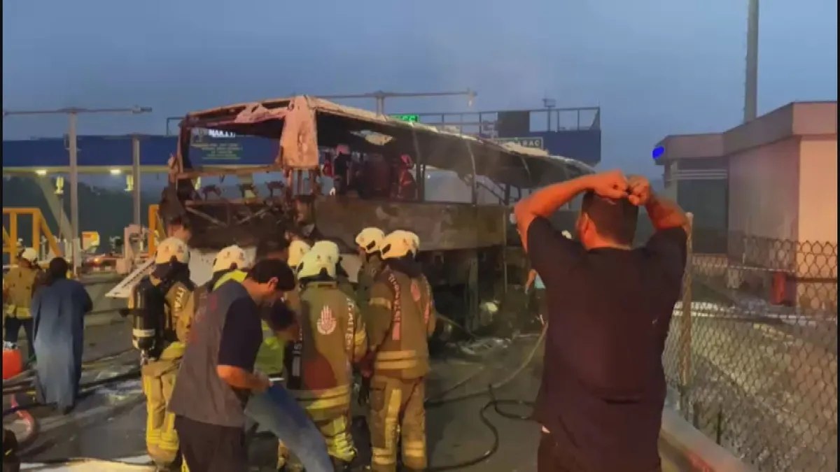 Kuzey Marmara Otoyolu'nda korkunç kaza! Yolcu otobüsü bariyerlere çarptı: 2 ölü 8 yaralı