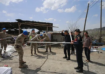 Mehmetçik Tokat'taki depremzedeler için seferber oldu! Çadırları alıp yardıma koştular! O anlar A Haber ekranlarında...
