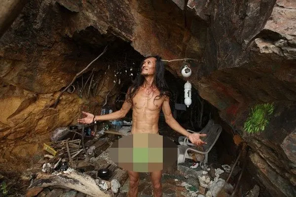 Mağarada çekilen çıplak fotoğraflar olay yarattı