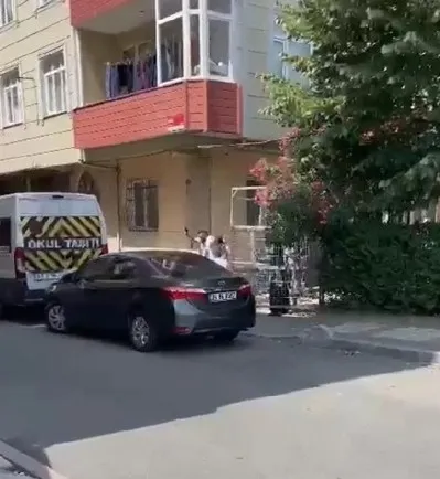 istanbulda-park-yeri-tartismasi-kanli-bitti-komsu-komsusunu-vurdu-1660893920342.jpg İstanbul’da park yeri tartışması kanlı bitti! Komşu komşusunu vurdu - 1