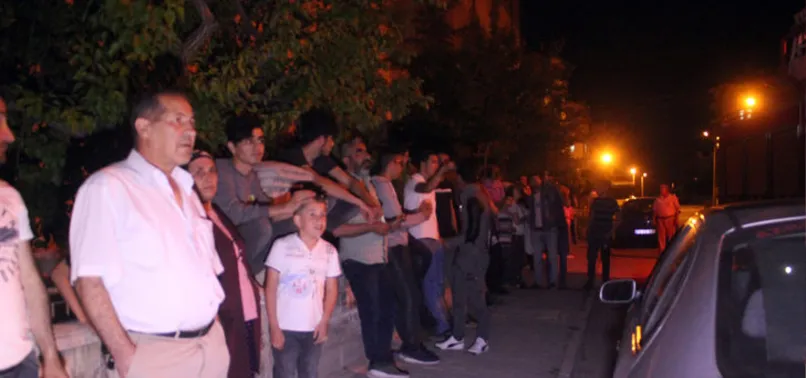 Uzaklaştırma cezası alan eş çatıya çıktı
