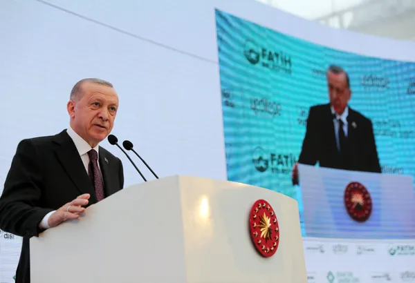son-dakika-2-yeditepe-bienali-baskan-erdogan-imkanlarimizi-devreye-almaliyiz-1641560670794.jpg Son dakika: 2. Yeditepe Bienali | Başkan Erdoğan: İmkanlarımızı devreye almalıyız - 4