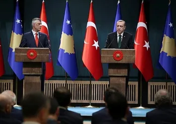Erdoğan'dan Kosovalı gazeteciye FETÖ cevabı