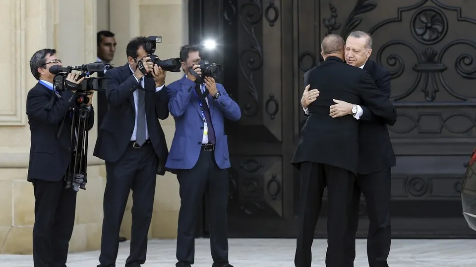Başkan Erdoğan'a Azerbaycan'da samimi karşılama