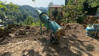 Patlama sesi köylülerin ödünü koparıyor! Rize’de kovanlara dadanan ayılara ilginç önlem