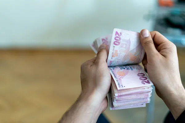 EYT’liler bayram ikramiyesinden yararlanacak mı? Çalışma ve Sosyal Güvenlik Bakanı Vedat Bilgin açıkladı