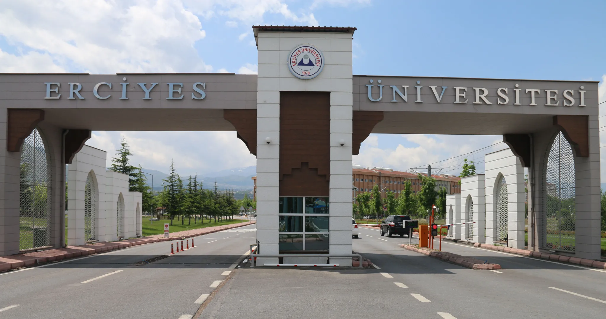 KPSS 60 puan şartı arıyor! Erciyes Üniversitesi en az lise mezunu personel alımı yapıyor! İşte başvuru şartları ve ekranı